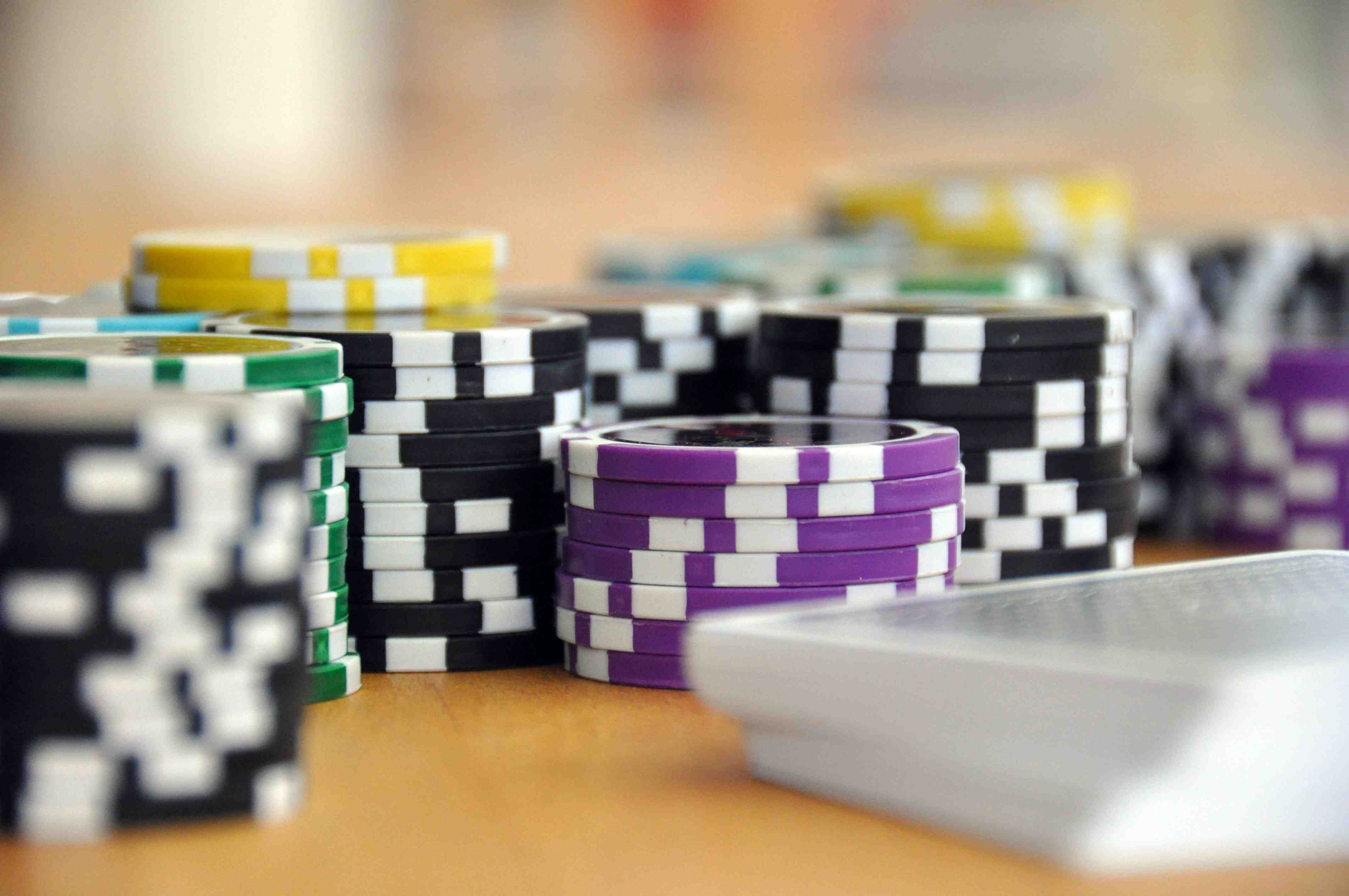 jilliko casino lobby showing live dealer baccarat and slot games